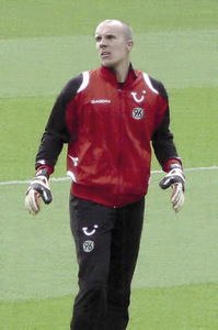 Small 01 640px robert enke 3 opt