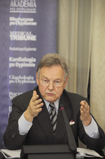Small debata061 x opt
