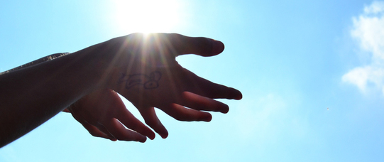 Hands 1384735 1920